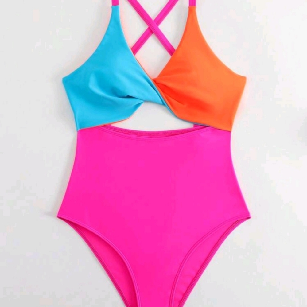 Bathing Suit - Picture 3 of 6
